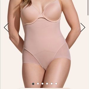 Honeylove superpower brief